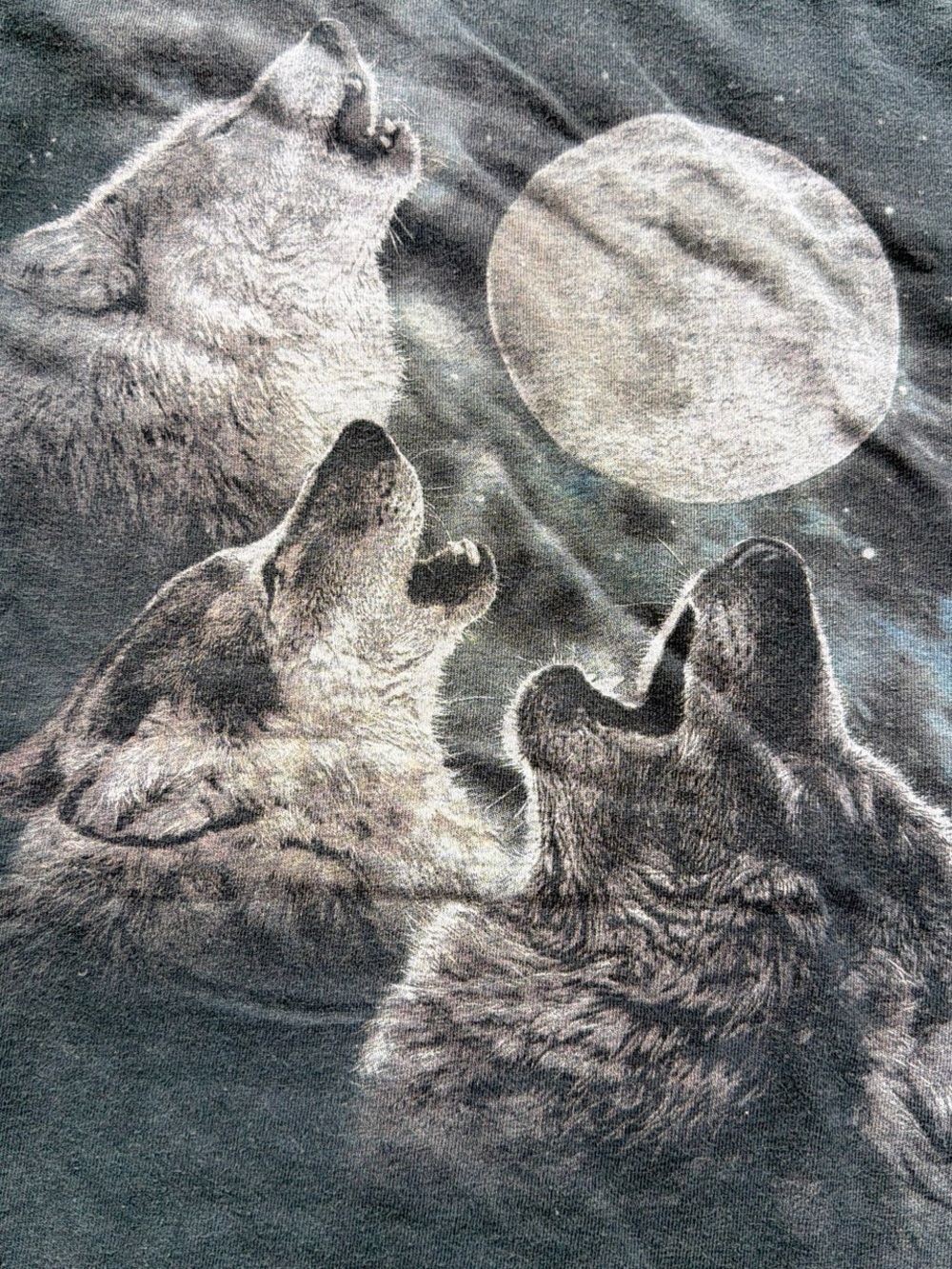 The Mountain Men's Gray Three Wolves Howling Moon Tee